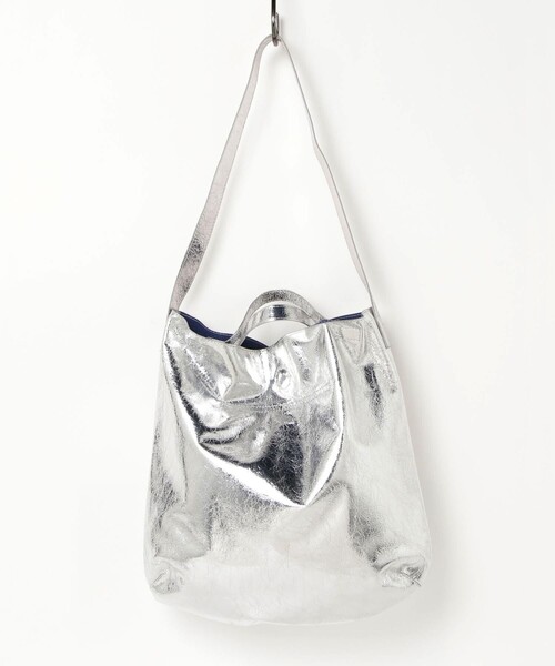 fredy emue(フレディエミュ)の「メタリック2wayホーボーバッグ(ショルダーバッグ・レディース・シルバー/ブロンズ・FREE)」の8枚目の写真