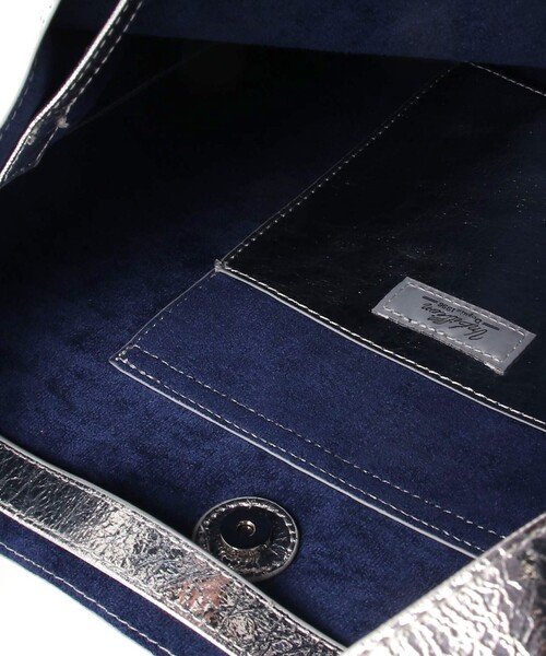 fredy emue(フレディエミュ)の「メタリック2wayホーボーバッグ(ショルダーバッグ・レディース・シルバー/ブロンズ・FREE)」の6枚目の写真