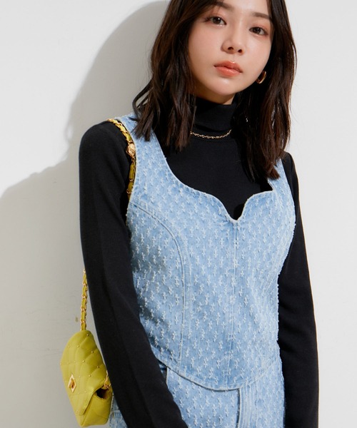 VIS(ビス)の「【セットアップ対応】切替ラインデニムビスチェ【洗える】(ベスト・レディース・サックスブルー/ブルー・FREE)」の4枚目の写真
