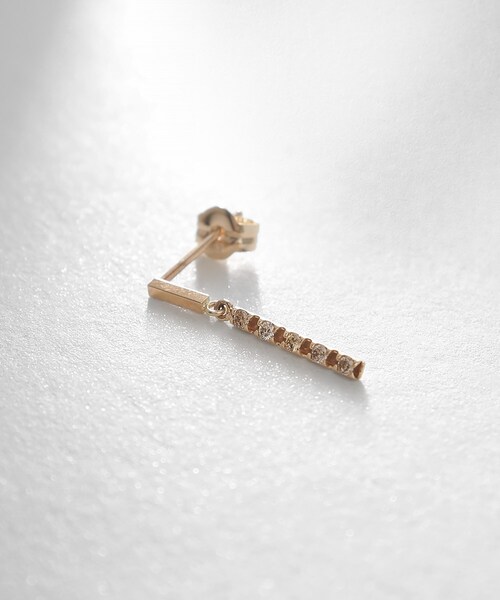 COCOSHNIK(ココシュニック)の「K10ダイヤモンド レクタングル ピアス(ピアス(両耳用)・レディース・イエローゴールド・00)」の3枚目の写真