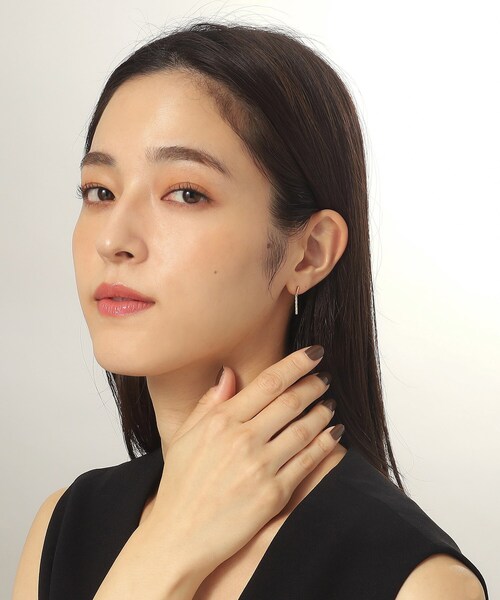 COCOSHNIK(ココシュニック)の「K10ダイヤモンド レクタングル ピアス(ピアス(両耳用)・レディース・イエローゴールド・00)」の8枚目の写真