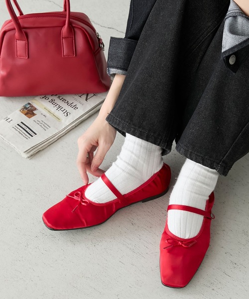 BONLECILL（ボンルシール）の「【シューズバッグ付き】アソートポータブルリボンバレエシューズ（バレエシューズ・レディース・アイボリー/ブラック/ブラック系1/レッド・XL/L/M/S）」の2枚目の写真