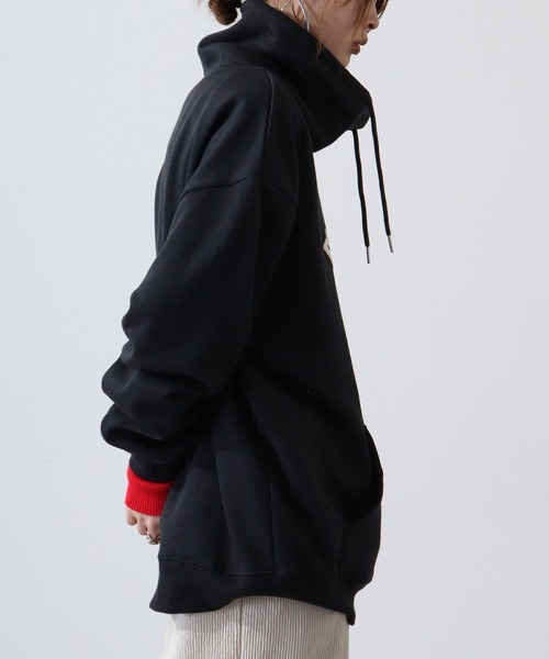 Red Cap Girl(レッドキャプガール)の「REDCAPGIRL 裏起毛 ハイネック 発砲プリント プルオ-バ-(その他トップス・メンズ・アッシュグレー/ダークグレー・M/L)」の9枚目の写真