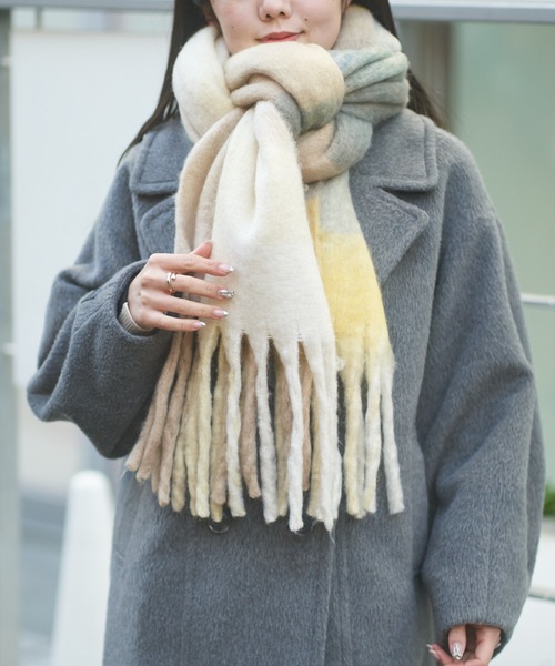 Chico（チコ）の「ブロックチェックカラーストール（マフラー・レディース・チャコールグレー/アイボリー/ピンク・FREE）」の6枚目の写真