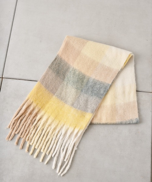 Chico（チコ）の「ブロックチェックカラーストール（マフラー・レディース・チャコールグレー/アイボリー/ピンク・FREE）」の16枚目の写真