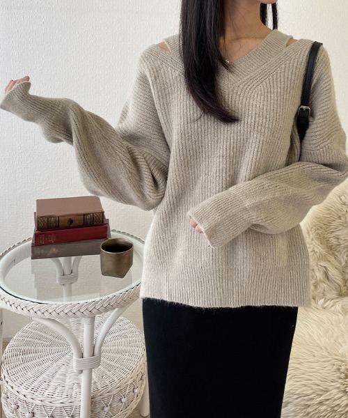 VIVID LADY(ビビッドレディー)の「ふわふわ暖かいスリットデザイン長袖ニット(ニット/セーター・レディース・ブラック/ライトグレー/カーキ/アイボリー・FREE)」の10枚目の写真