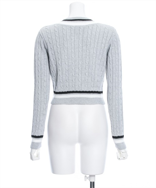 clear（クリア）の「ケーブル編みVネック長袖ショート丈ニットトップス≪2024SS新作≫（ニット/セーター・レディース・アイボリー/グレー/ピンク・F）」の6枚目の写真