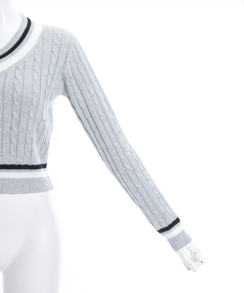 clear（クリア）の「ケーブル編みVネック長袖ショート丈ニットトップス≪2024SS新作≫（ニット/セーター・レディース・アイボリー/グレー/ピンク・F）」の5枚目の写真