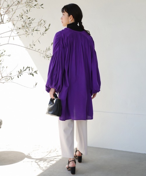 Bou Jeloud（ブージュルード）の「クールタッチレーヨンボリュームスリーブチュニック（チュニック・レディース・ベージュ/パープル/ブラック・38）」の18枚目の写真