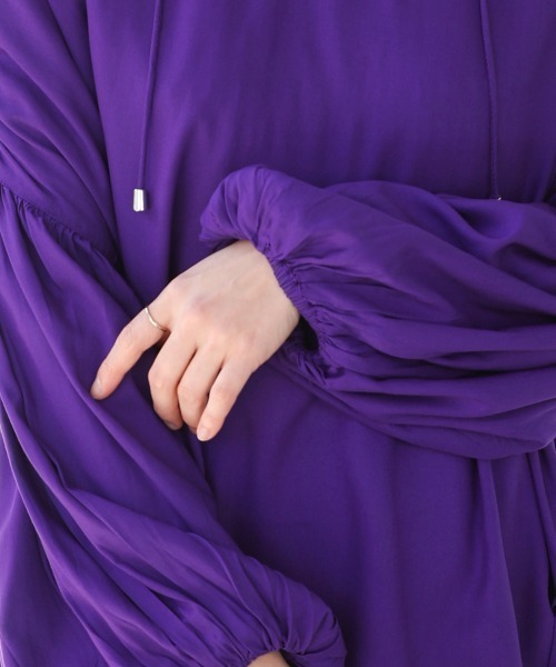 Bou Jeloud（ブージュルード）の「クールタッチレーヨンボリュームスリーブチュニック（チュニック・レディース・ベージュ/パープル/ブラック・38）」の21枚目の写真
