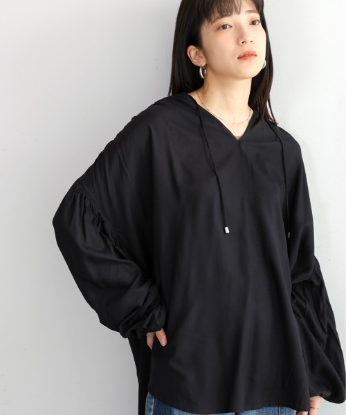 Bou Jeloud（ブージュルード）の「クールタッチレーヨンボリュームスリーブチュニック（チュニック・レディース・ベージュ/パープル/ブラック・38）」の10枚目の写真