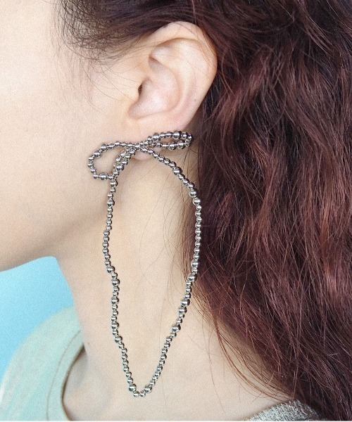 Casselini（キャセリーニ）の「Casselini(キャセリーニ)メタルビーズリボンピアス（ピアス（両耳用）・レディース・シルバー・FREE）」の3枚目の写真