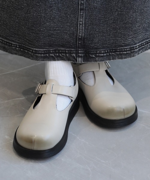 shoes365(シューズスリーシックスファイヴ)の「【shoes365】Tストラップ 厚底メリージェーンシューズ(バレエシューズ・レディース・オフホワイト/ブラック・25.0cm/23.0cm/23.5cm/24.0cm/24.5cm/22.5㎝)」の7枚目の写真