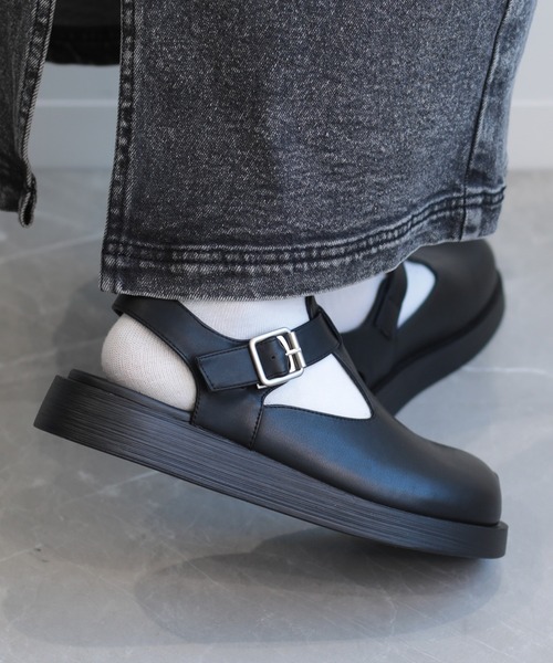 shoes365(シューズスリーシックスファイヴ)の「【shoes365】Tストラップ 厚底メリージェーンシューズ(バレエシューズ・レディース・オフホワイト/ブラック・25.0cm/23.0cm/23.5cm/24.0cm/24.5cm/22.5㎝)」の16枚目の写真