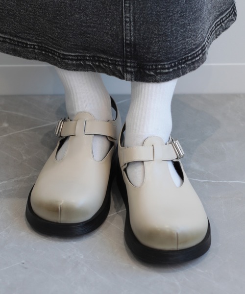 shoes365(シューズスリーシックスファイヴ)の「【shoes365】Tストラップ 厚底メリージェーンシューズ(バレエシューズ・レディース・オフホワイト/ブラック・25.0cm/23.0cm/23.5cm/24.0cm/24.5cm/22.5㎝)」の6枚目の写真