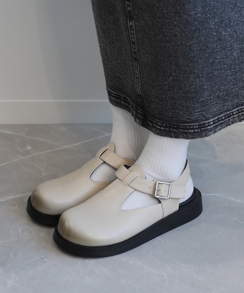 shoes365(シューズスリーシックスファイヴ)の「【shoes365】Tストラップ 厚底メリージェーンシューズ(バレエシューズ・レディース・オフホワイト/ブラック・25.0cm/23.0cm/23.5cm/24.0cm/24.5cm/22.5㎝)」の8枚目の写真