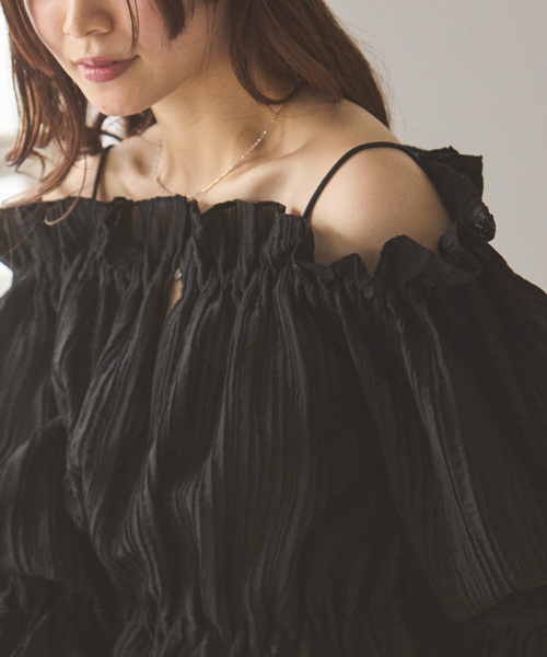Noble（ノーブル）の「ランダム楊柳オフショルダーブラウス（シャツ/ブラウス・レディース・ブラック/ホワイト系その他・FREE）」の4枚目の写真