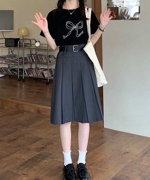 leune(ルネ)の「リボンプリントTシャツ(Tシャツ/カットソー・レディース・オフホワイト/ブラック・FREE)」の3枚目の写真