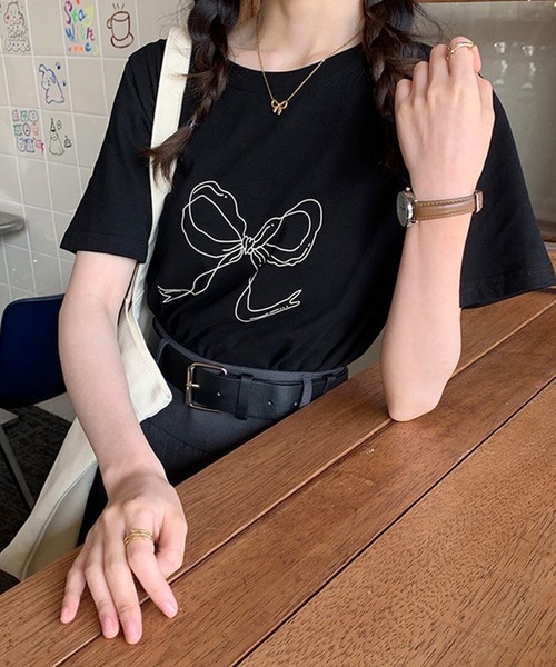 leune(ルネ)の「リボンプリントTシャツ(Tシャツ/カットソー・レディース・オフホワイト/ブラック・FREE)」の22枚目の写真