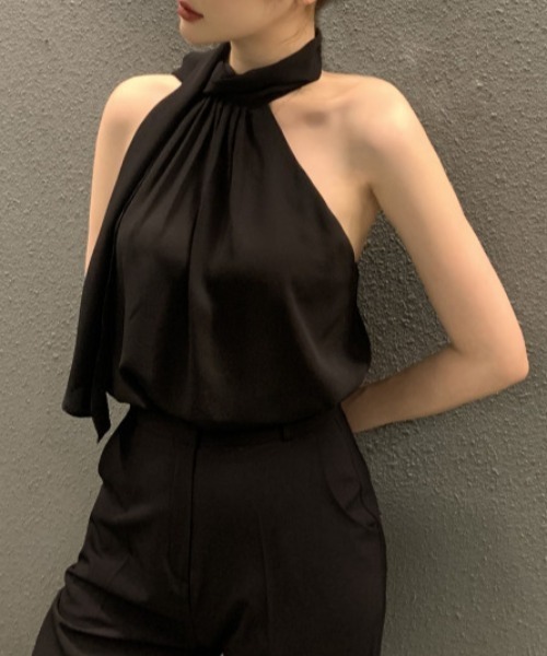 FREE STYLISTS(フリー スタイリスト)の「YUGA_YGMC ホルターネック ドレープブラウス(シャツ/ブラウス・レディース・ブラック/ライトブルー/モカ・FREE)」の5枚目の写真