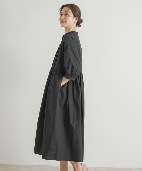 URBAN RESEARCH DOORS(アーバンリサーチドアーズ)の「ピンタックウエスト切替ワンピース(ワンピース・レディース・ブラック/ブルー・MEDIUM)」の3枚目の写真