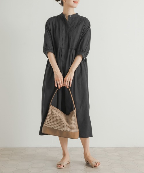 URBAN RESEARCH DOORS(アーバンリサーチドアーズ)の「ピンタックウエスト切替ワンピース(ワンピース・レディース・ブラック/ブルー・MEDIUM)」の6枚目の写真