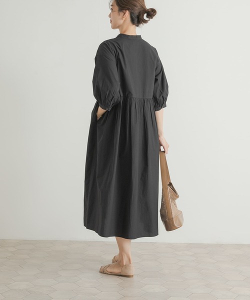 URBAN RESEARCH DOORS(アーバンリサーチドアーズ)の「ピンタックウエスト切替ワンピース(ワンピース・レディース・ブラック/ブルー・MEDIUM)」の8枚目の写真