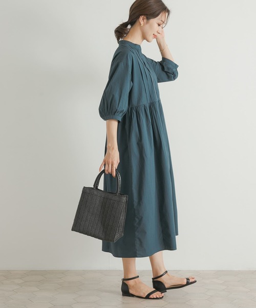 URBAN RESEARCH DOORS(アーバンリサーチドアーズ)の「ピンタックウエスト切替ワンピース(ワンピース・レディース・ブラック/ブルー・MEDIUM)」の16枚目の写真