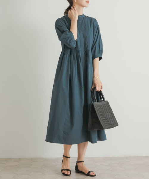 URBAN RESEARCH DOORS(アーバンリサーチドアーズ)の「ピンタックウエスト切替ワンピース(ワンピース・レディース・ブラック/ブルー・MEDIUM)」の17枚目の写真
