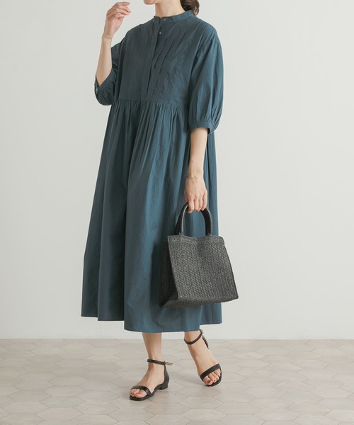 URBAN RESEARCH DOORS(アーバンリサーチドアーズ)の「ピンタックウエスト切替ワンピース(ワンピース・レディース・ブラック/ブルー・MEDIUM)」の18枚目の写真