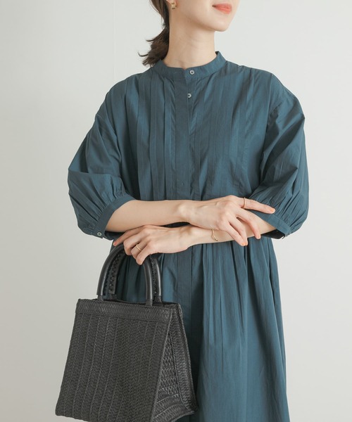 URBAN RESEARCH DOORS(アーバンリサーチドアーズ)の「ピンタックウエスト切替ワンピース(ワンピース・レディース・ブラック/ブルー・MEDIUM)」の22枚目の写真