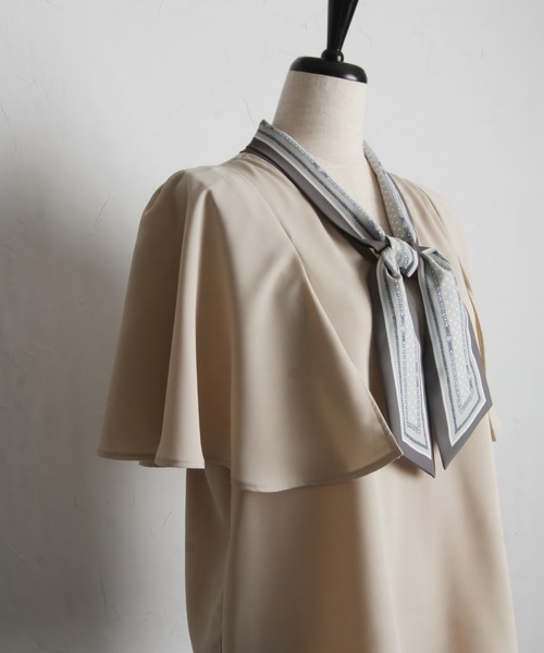 tocco closet(トッコ クローゼット)の「ベネシャンプリントスカーフボウタイブラウス(シャツ/ブラウス・レディース・ライトベージュ/オフホワイト・M)」の18枚目の写真
