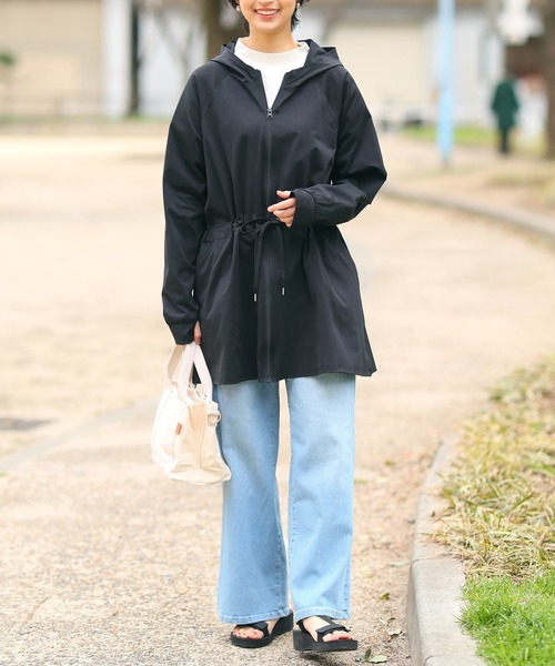 itto...(イット)の「【素早く乾いてさらっと快適!UVカット(UPF50+)&速乾&接触冷感&洗濯OK】DRYタッチ指穴付きロング丈ジップアップパーカー(パーカー・レディース・チャコール/ミント/ブラック/オフホワイト/サンドベージュ・M-L/L-XL)」の7枚目の写真