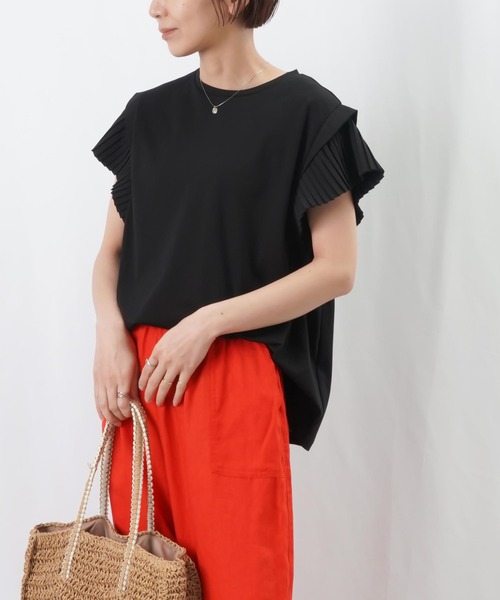 LUCA/LADY LUCK LUCA(ルカ/レディラックルカ)の「LC/LLL 袖プリーツトップス / プリーツデザインTシャツ(Tシャツ/カットソー・レディース・ブラック/ベージュ/ブルー/オフホワイト・FREE)」の15枚目の写真