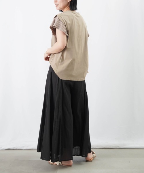 LUCA/LADY LUCK LUCA(ルカ/レディラックルカ)の「LC/LLL 袖プリーツトップス / プリーツデザインTシャツ(Tシャツ/カットソー・レディース・ブラック/ベージュ/ブルー/オフホワイト・FREE)」の12枚目の写真