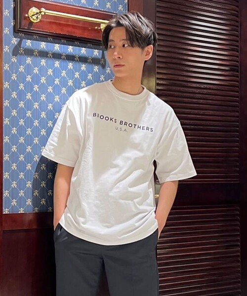 BROOKS BROTHERS（ブルックスブラザーズ）の「◆オンラインストア限定◆LOGO Series　コットン　ロゴプリント　クルーネック　Tシャツ（Tシャツ/カットソー・メンズ・ホワイト/ネイビー/グレー・LARGE/MEDIUM/SMALL）」の2枚目の写真