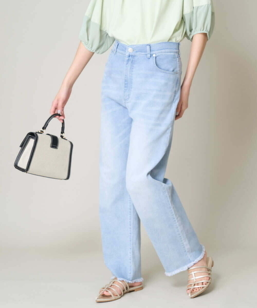 a.v.v（アーヴェヴェ）の「【接触冷感/マシンウォッシャブル】ストレッチデニムストレートパンツ（デニムパンツ・レディース・ブルー/ダークインディゴブルー・36/38/40/42/34）」の3枚目の写真