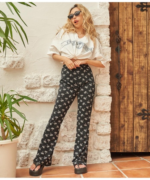 anap mimpi（アナップミンピ）の「パームツリー柄 フレアパンツ（その他パンツ・レディース・ブラック・FREE）」の4枚目の写真