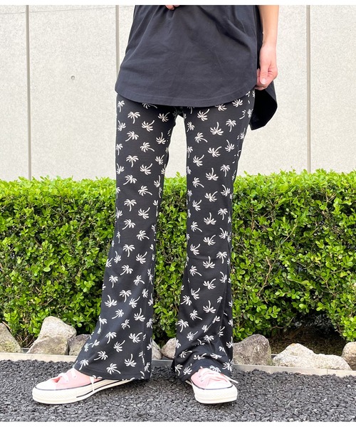 anap mimpi（アナップミンピ）の「パームツリー柄 フレアパンツ（その他パンツ・レディース・ブラック・FREE）」の8枚目の写真