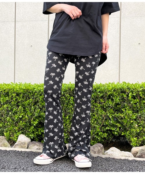 anap mimpi（アナップミンピ）の「パームツリー柄 フレアパンツ（その他パンツ・レディース・ブラック・FREE）」の9枚目の写真