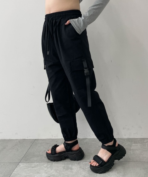 WOND(ウォンド)の「カーゴイージーパンツ(カーゴパンツ・レディース・アイボリー/ブラック・FREE)」の14枚目の写真