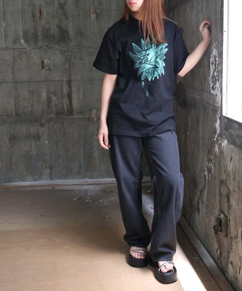 UNIT CHEST(ユニットチェスト)の「【UNIT CHEST】unique unisex T-shirt グランジFLOWER Tシャツ(Tシャツ/カットソー・メンズ・ホワイト/ブラック・S/L/M)」の22枚目の写真