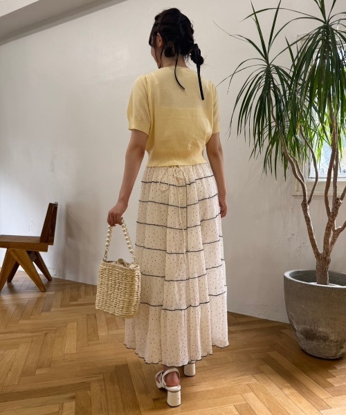 one after another NICE CLAUP（ワンアフターアナザーナイスクラップ）の「プリーツティアードスカート（スカート・レディース・アイボリー/サックスブルー/チャコールグレー・FREE）」の5枚目の写真