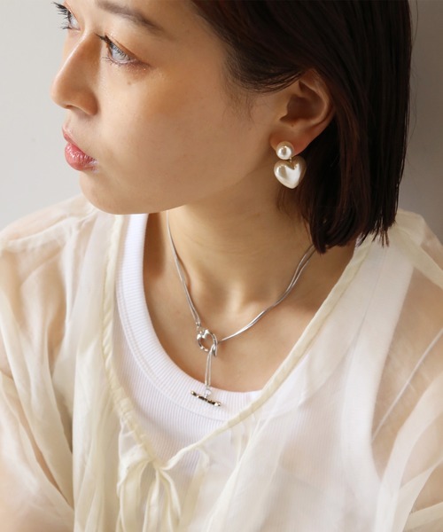 moichou（モイシュ）の「[moichou]ハートモチーフパールピアス（ピアス（両耳用）・レディース・ゴールド・ONE SIZE）」の4枚目の写真