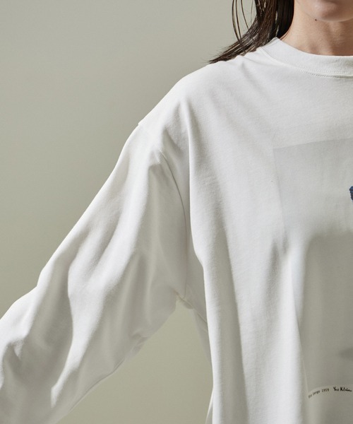 SALON adam et rope'（サロン アダム エ ロペ）の「【Yves Klein（イヴ・クライン）】ロングスリーブアートTシャツ（Tシャツ/カットソー・レディース・ホワイト/ホワイト系その他・FREE）」の5枚目の写真