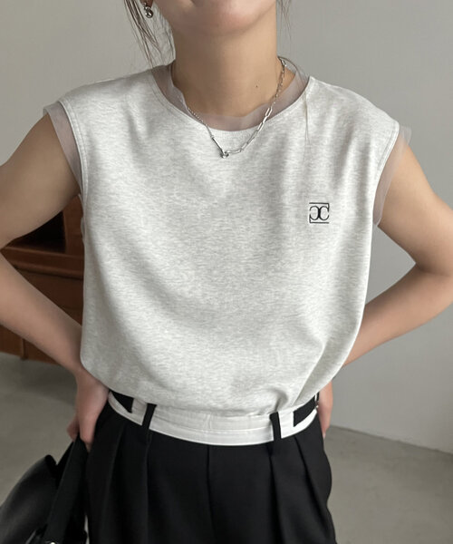 CAPRICIEUX LE'MAGE（カプリシューレマージュ）の「1ポイントノースリーブTシャツ（Tシャツ/カットソー・レディース・ホワイト/ベージュ/ブラック/グレー・FREE）」の3枚目の写真