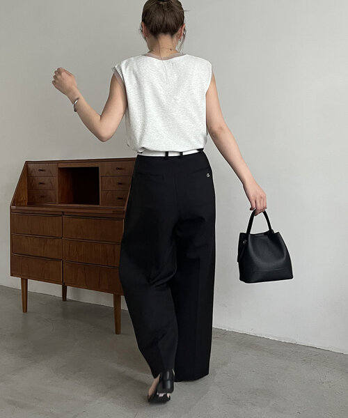 CAPRICIEUX LE'MAGE（カプリシューレマージュ）の「1ポイントノースリーブTシャツ（Tシャツ/カットソー・レディース・ホワイト/ベージュ/ブラック/グレー・FREE）」の12枚目の写真