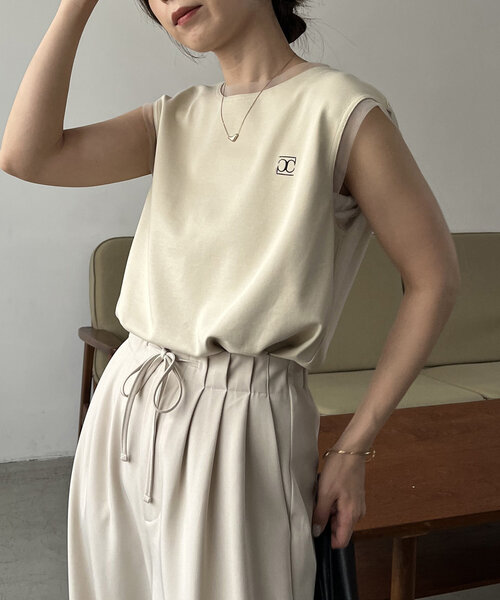 CAPRICIEUX LE'MAGE（カプリシューレマージュ）の「1ポイントノースリーブTシャツ（Tシャツ/カットソー・レディース・ホワイト/ベージュ/ブラック/グレー・FREE）」の16枚目の写真
