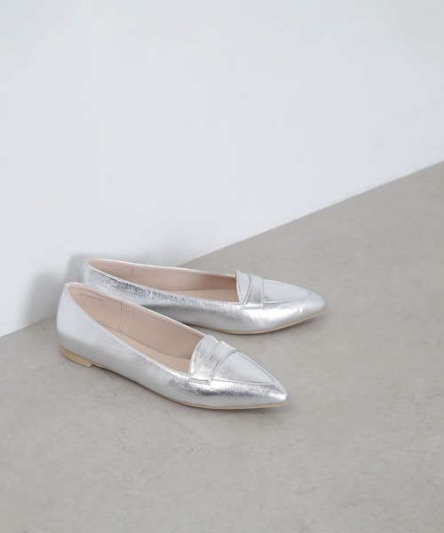 NATURAL BEAUTY BASIC（ナチュラルビューティーベーシック）の「◇ 【美人百花掲載】【Oggi掲載】ポインテッドローファーカッター（ローファー・レディース・シルバー/ブラック/ダークネイビー・LARGE/MEDIUM/SMALL）」の3枚目の写真