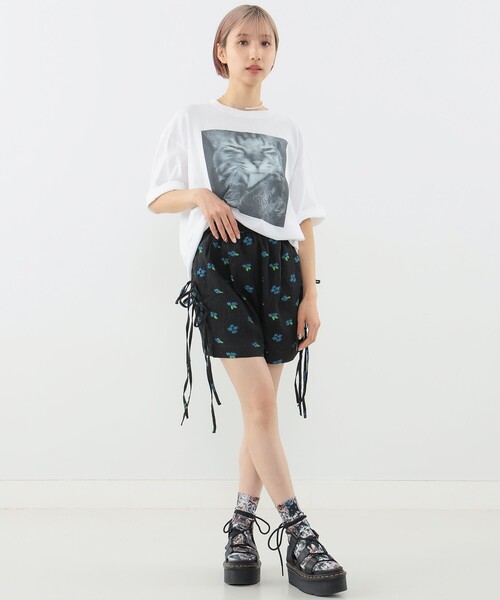 mmts（マミタス）の「〈UNISEX〉清水奈緒 / デコフォト フェイスTシャツ（Tシャツ/カットソー・レディース・ブラック/ホワイト・M/XL/S/L）」の20枚目の写真